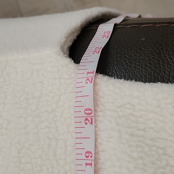 Michael Kors Cream Colored, Fuzzy, Oversized Top, Crew Neck, Long Sleeve, Small - Picture 6 of 7